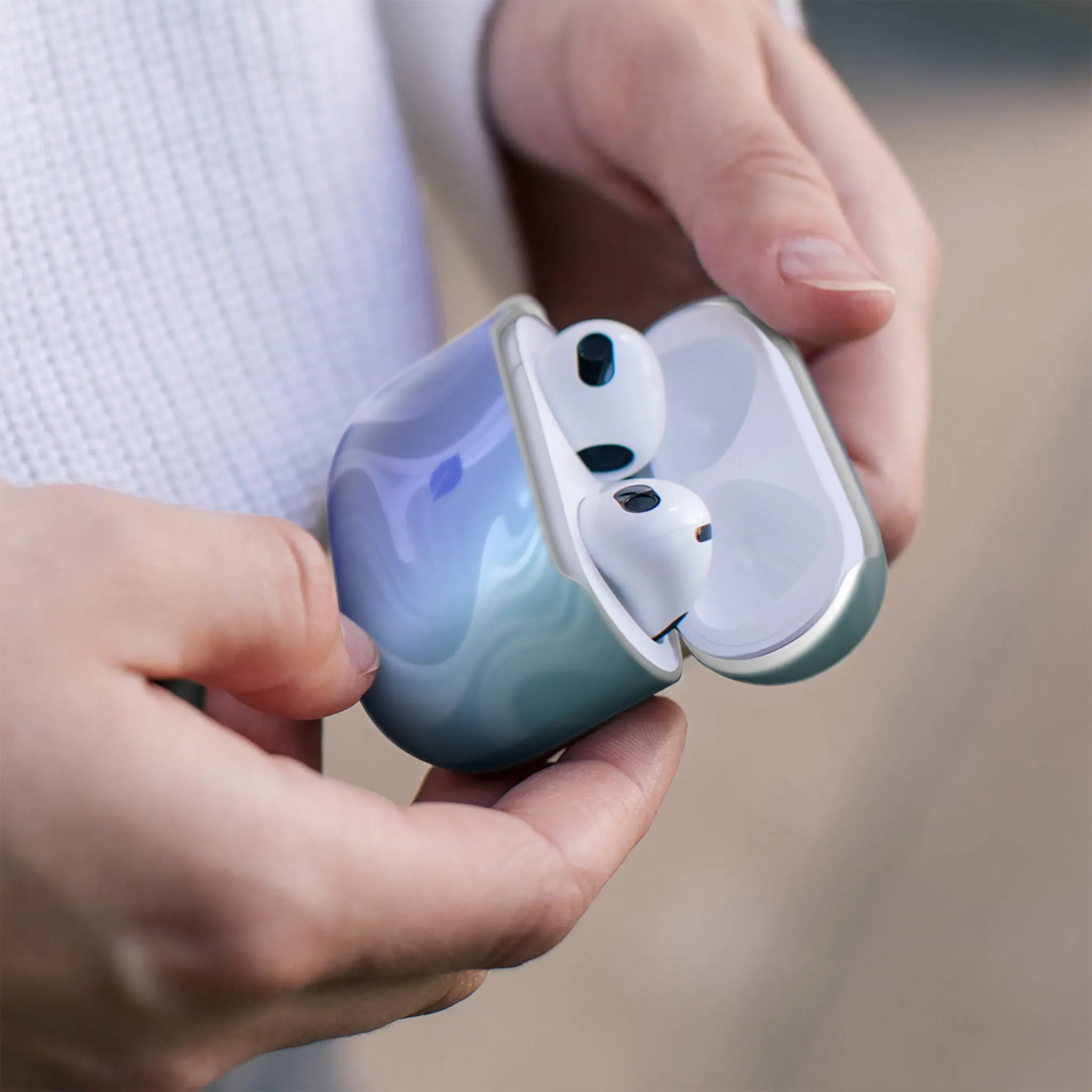 Halo Case for AirPods 4