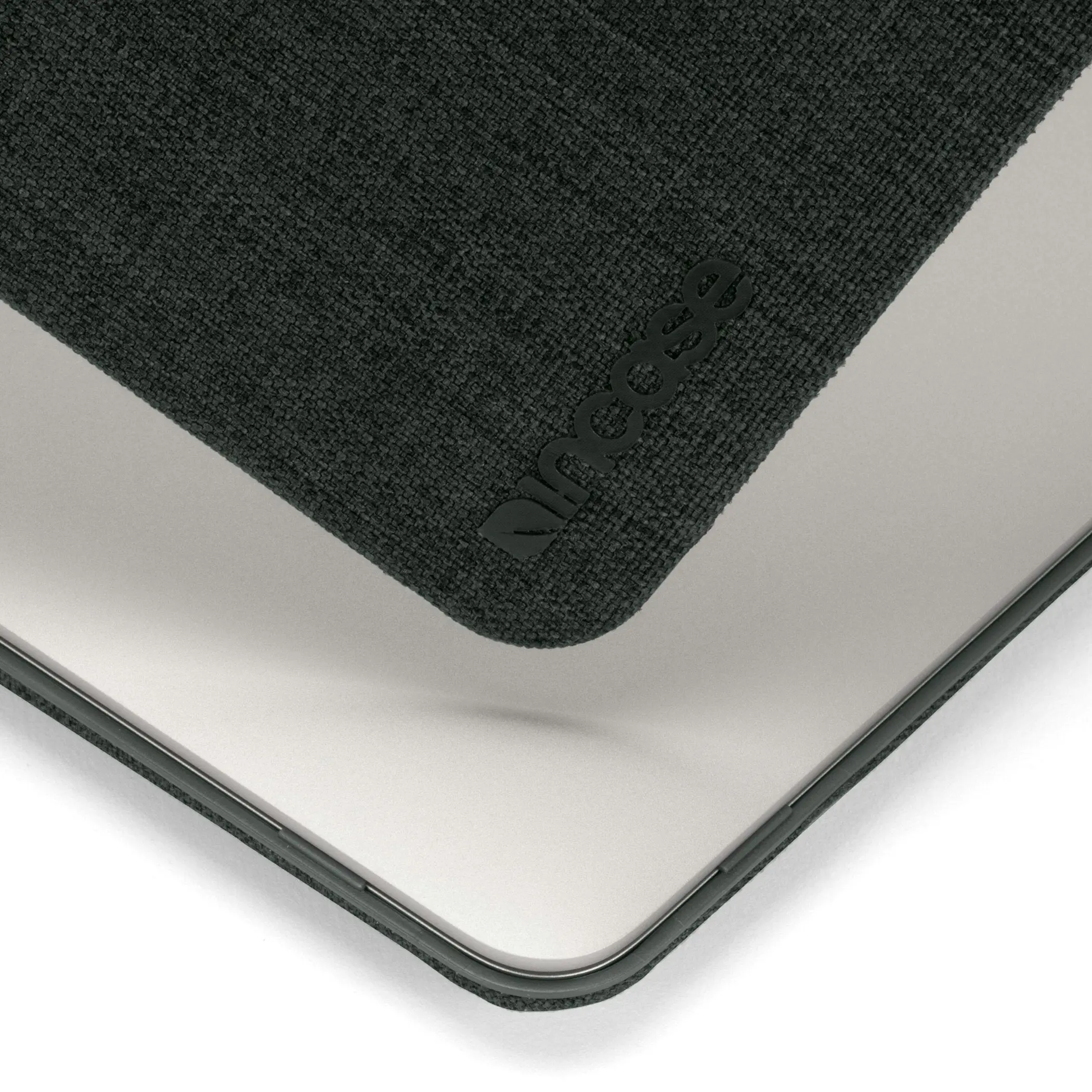 Incase Textured Hardshell with Woolenex for MacBook Pro 13"