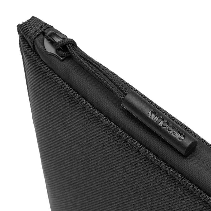 Incase Facet Sleeve for 16-inch MacBook Pro 15 Incase Facet Sleeve for 16-inch MacBook Pro
