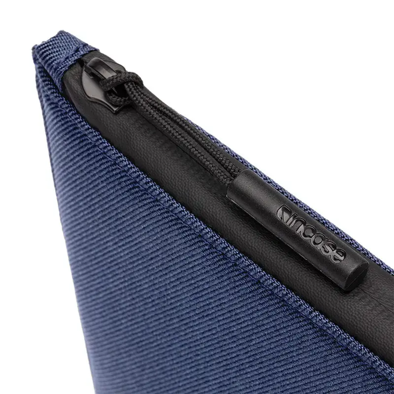 Incase Facet Sleeve for 16-inch MacBook Pro 7 Incase Facet Sleeve for 16-inch MacBook Pro
