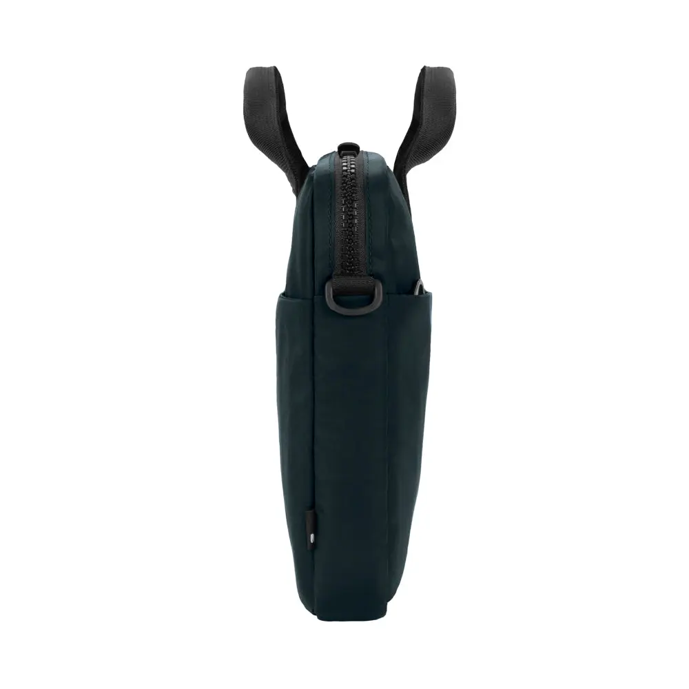 Compass Brief 13-inch with Flight Nylon 3L 4 Compass Brief 13-inch with Flight Nylon 3L