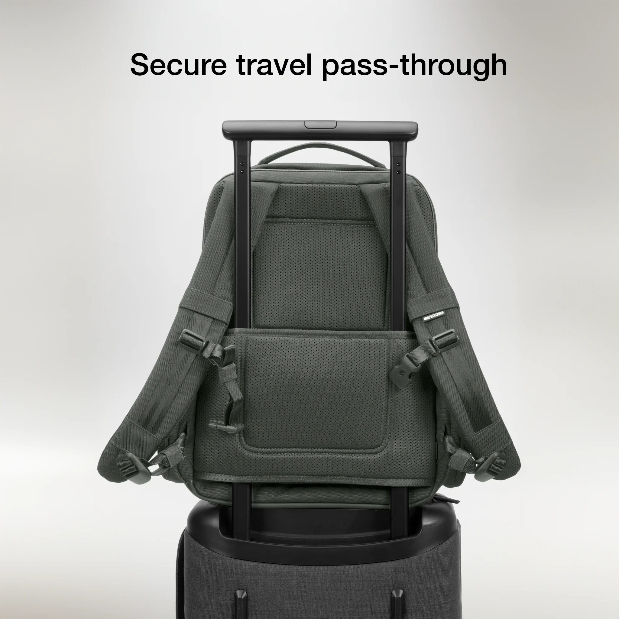 Incase A.R.C. Commuter Pack - 26L 4 Incase A.R.C. Commuter Pack - 26L