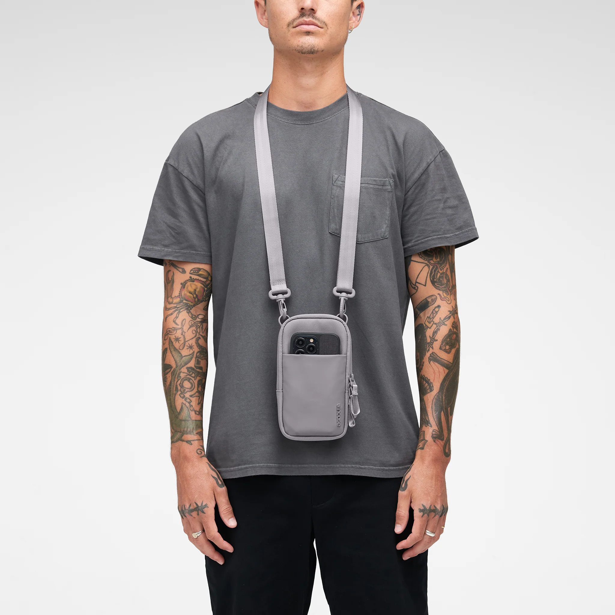 Incase A.R.C. Small Crossbody Bag 20 Incase A.R.C. Small Crossbody Bag