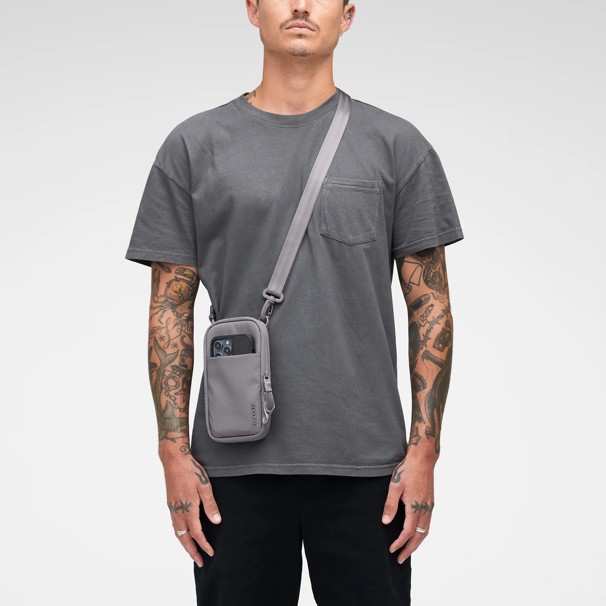 Incase A.R.C. Small Crossbody Bag 23 Incase A.R.C. Small Crossbody Bag