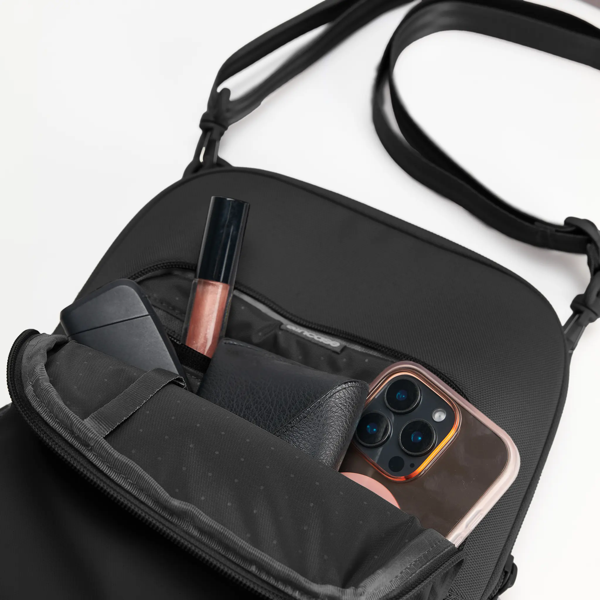 Incase A.R.C. Crossbody Bag 14 Incase A.R.C. Crossbody Bag