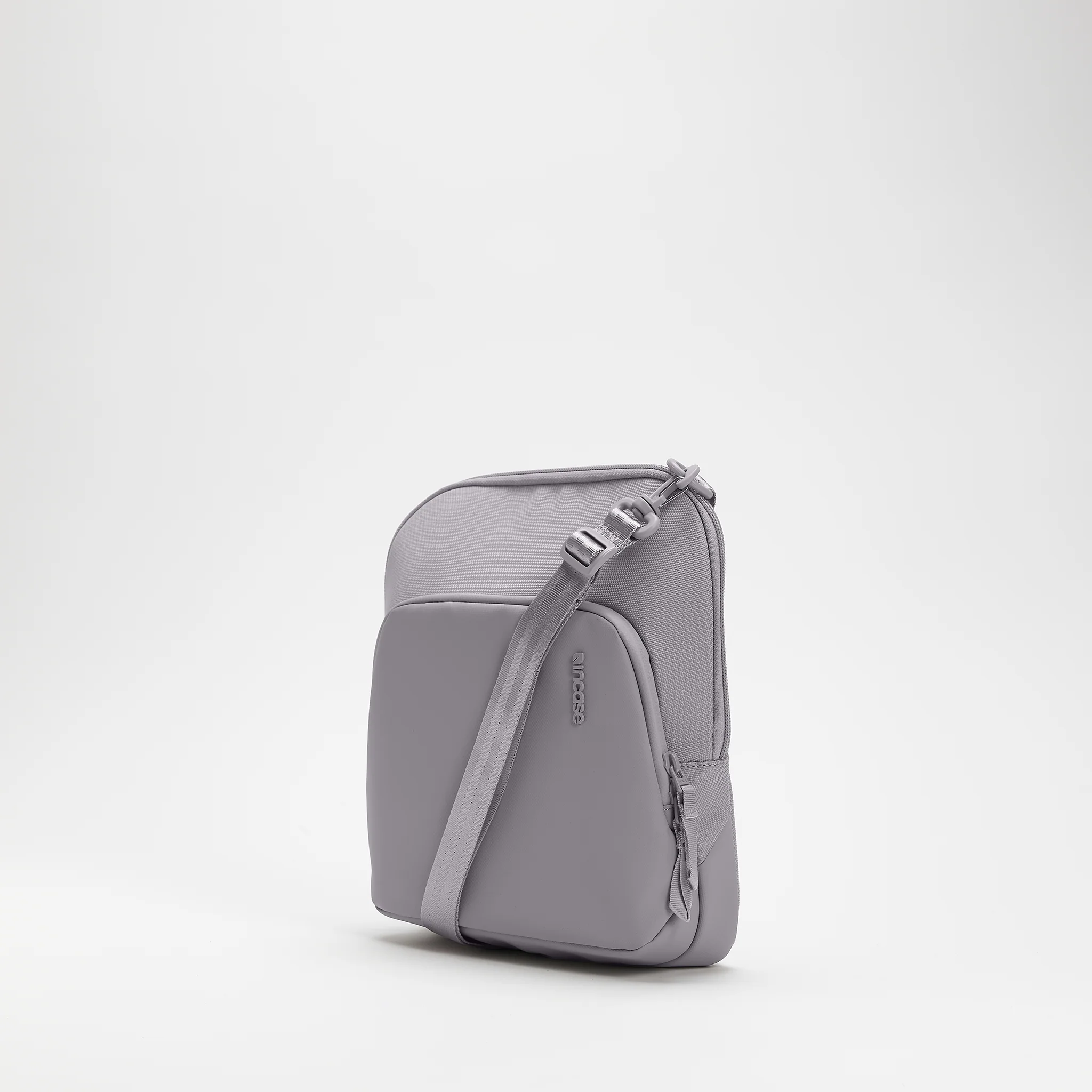 Incase A.R.C. Crossbody Bag 25 Incase A.R.C. Crossbody Bag