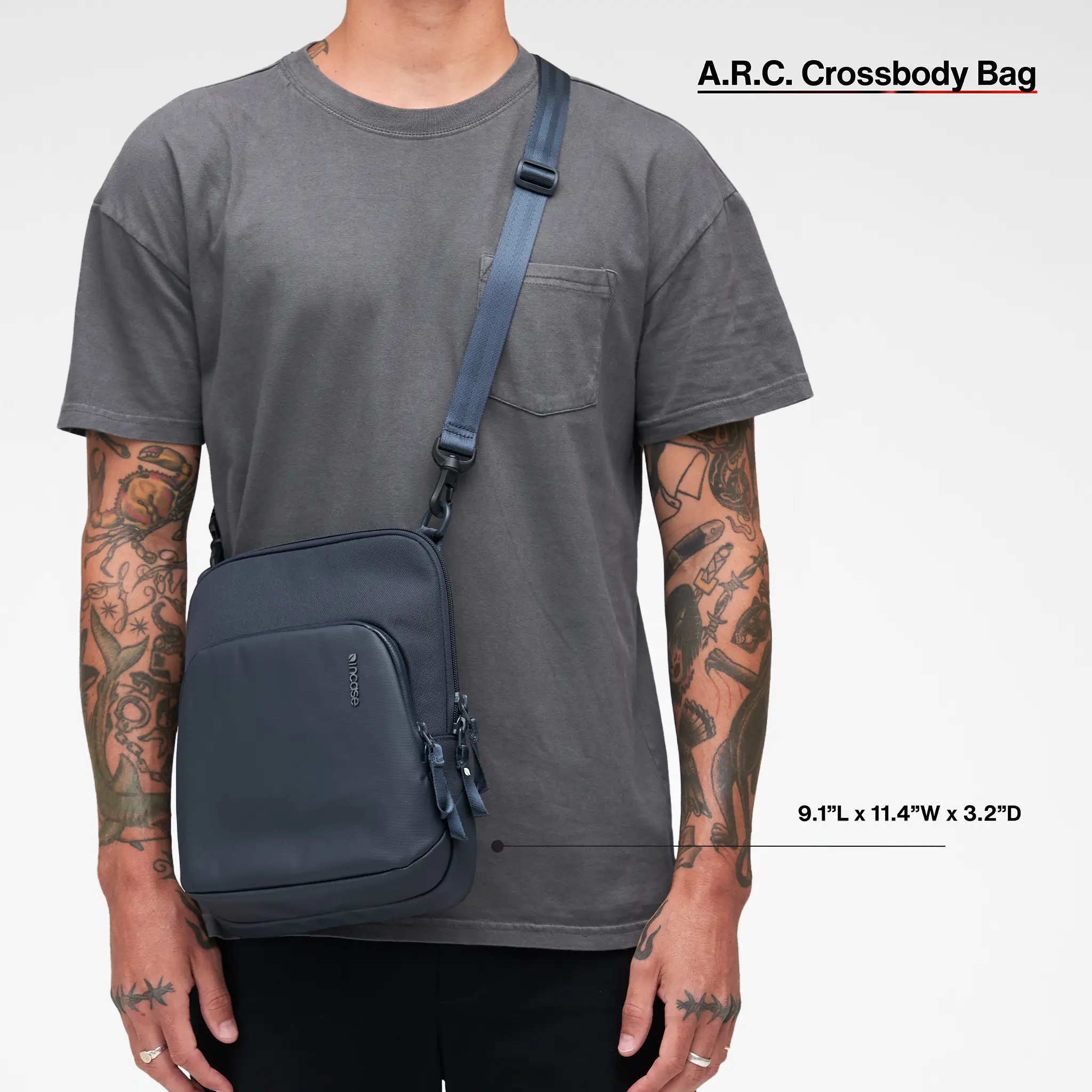 Incase A.R.C. Crossbody Bag 30 Incase A.R.C. Crossbody Bag
